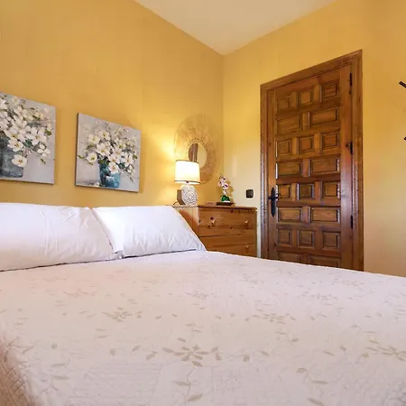 Guest house Casa Jardin Del Olivar Con Piscina Privada 3*