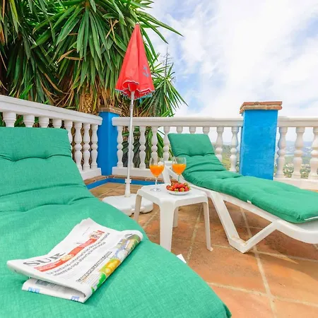 Guest house Casa Jardin Del Olivar Con Piscina Privada Alcaucin