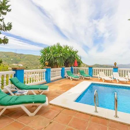 Guest house Casa Jardin Del Olivar Con Piscina Privada Alcaucin