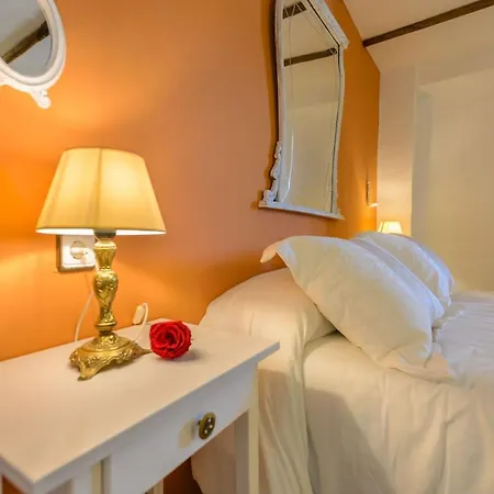 Guest house Casa Jardin Del Olivar Con Piscina Privada Alcaucin
